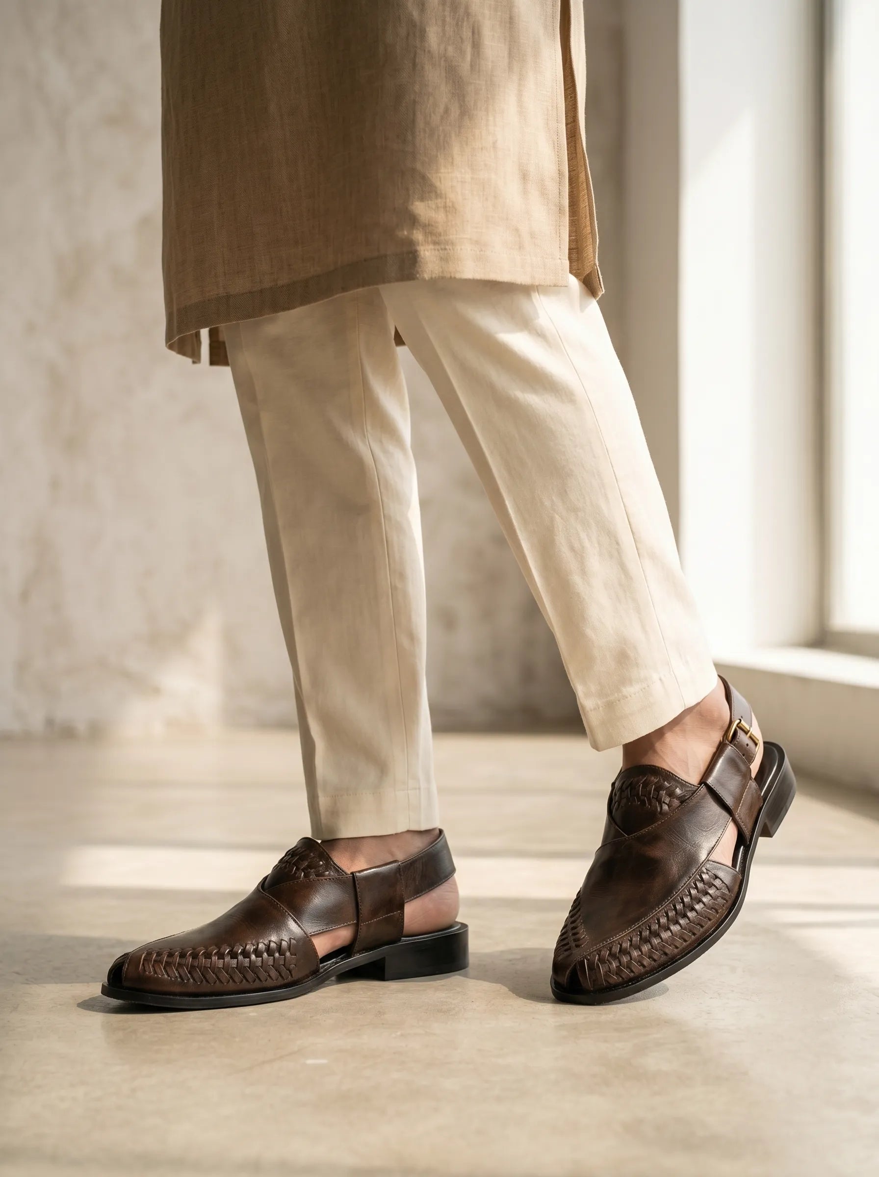 Peshawari- Paroi Designed Leather Sandal - Brown & Black