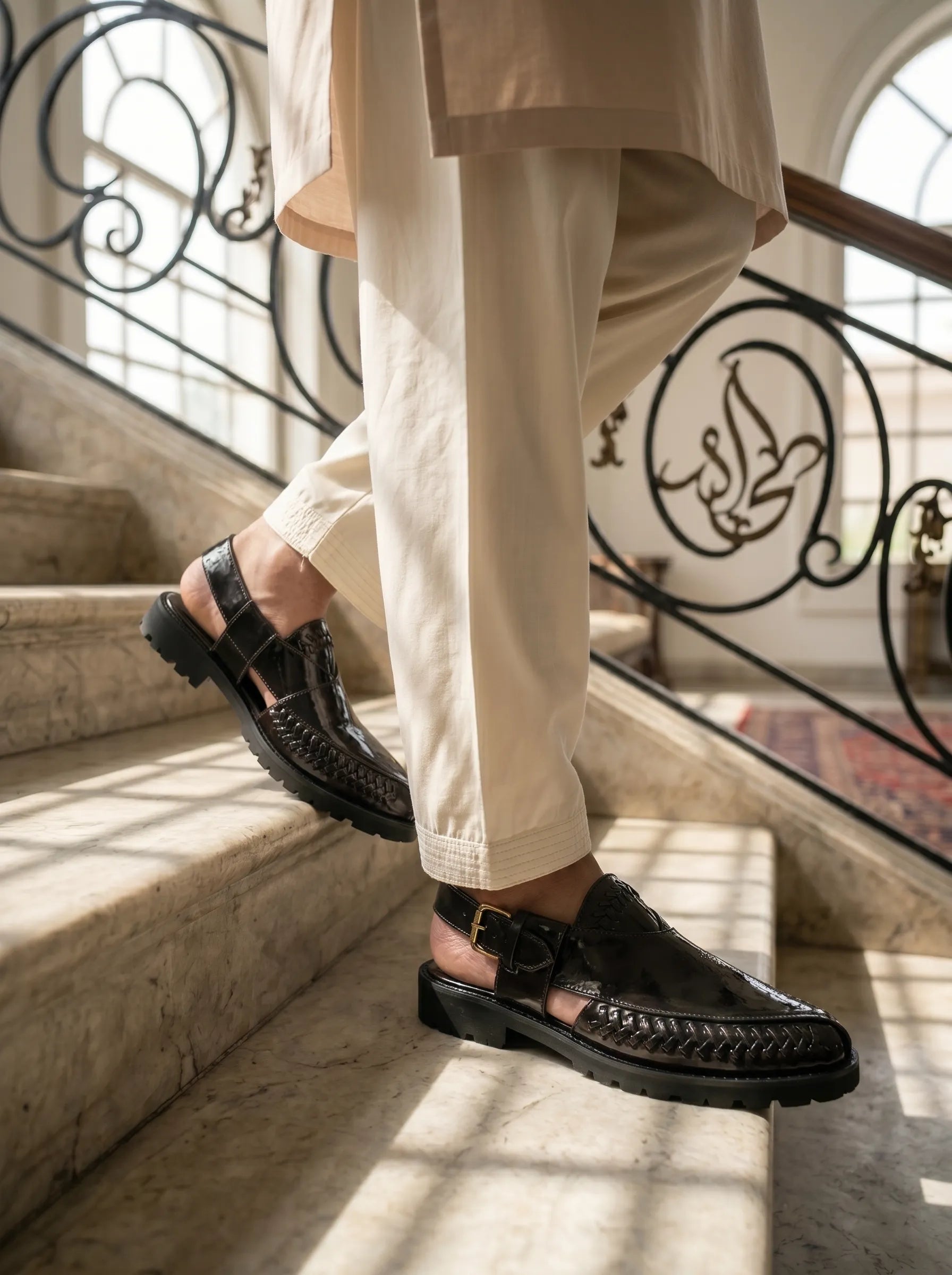 Peshawari- Paroi Designed Shining Chappal